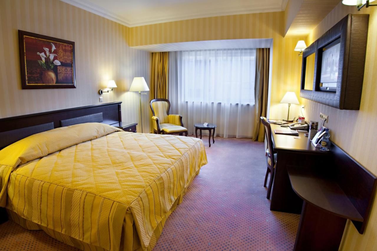 Отель Ramada Hotel & Suites by Wyndham Bucharest North Бухарест-18