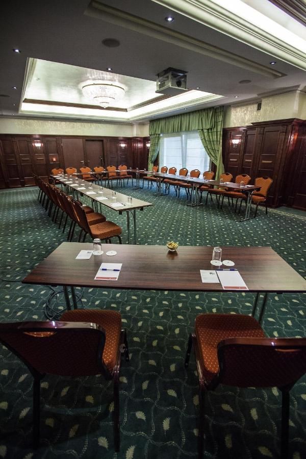 Отель Ramada Hotel & Suites by Wyndham Bucharest North Бухарест-48
