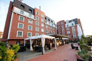 Отель Ramada Hotel & Suites by Wyndham Bucharest North Бухарест-4