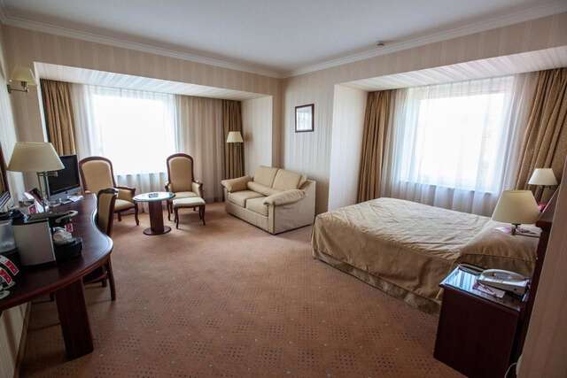 Отель Ramada Hotel & Suites by Wyndham Bucharest North Бухарест-24
