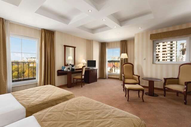 Отель Ramada Hotel & Suites by Wyndham Bucharest North Бухарест-25