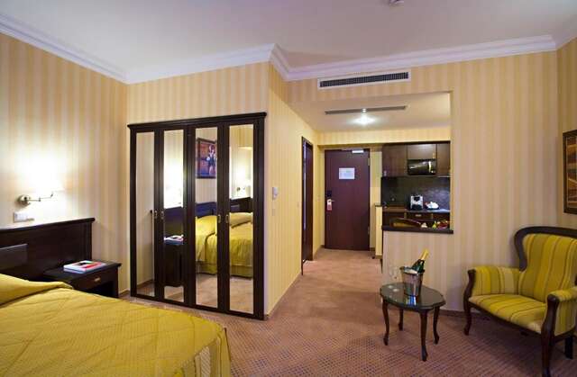 Отель Ramada Hotel & Suites by Wyndham Bucharest North Бухарест-29