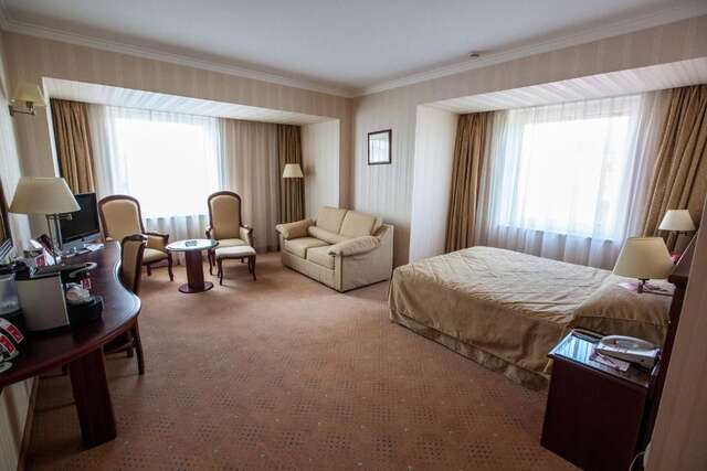 Отель Ramada Hotel & Suites by Wyndham Bucharest North Бухарест-51