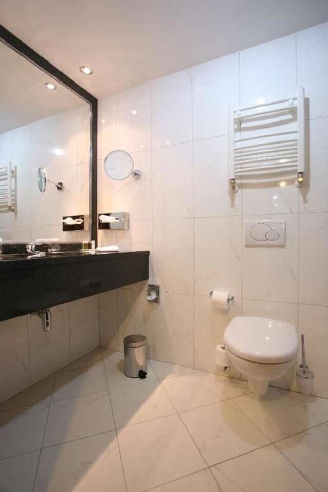 Отель Ramada Hotel & Suites by Wyndham Bucharest North Бухарест-53