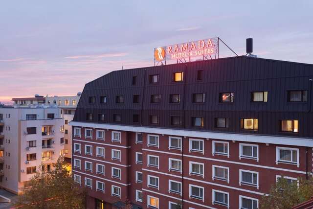 Отель Ramada Hotel & Suites by Wyndham Bucharest North Бухарест-8